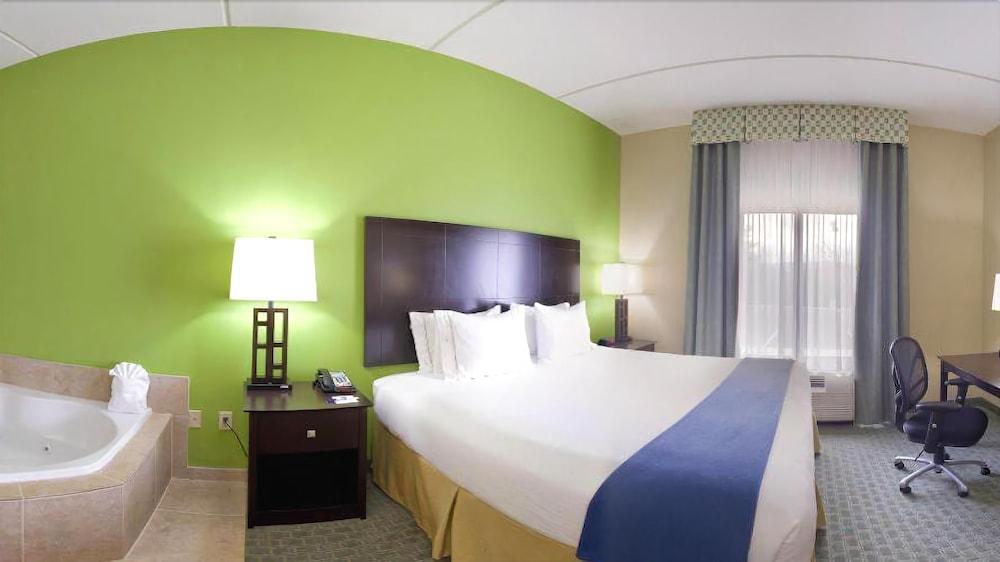 Holiday Inn Express Hotel & Suites Newport South By Ihg Exterior photo