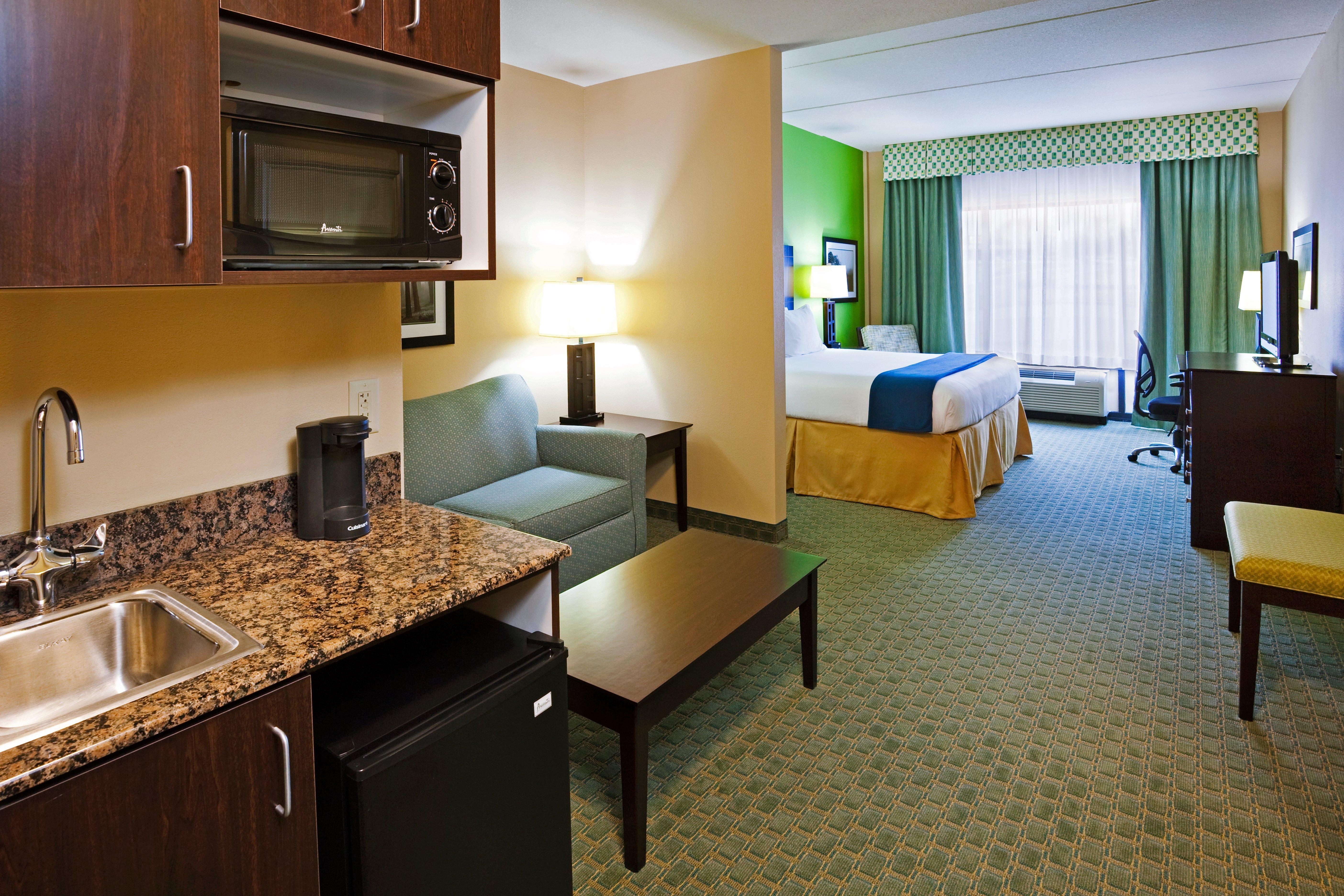 Holiday Inn Express Hotel & Suites Newport South By Ihg Exterior photo
