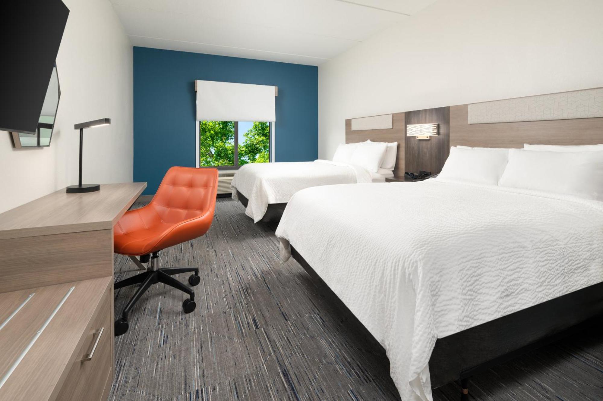 Holiday Inn Express Hotel & Suites Newport South By Ihg Exterior photo
